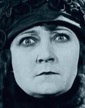 Charlotte Mineau as Pearl Blackstone - Blackie's Accomplice