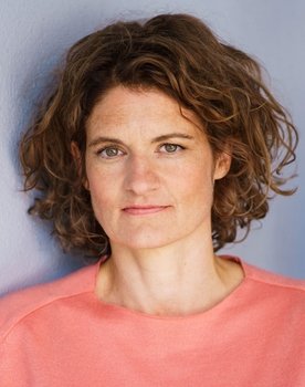 Eli Wasserscheid as Katharina