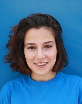 Beritan Balcı as Mavi