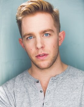 Nate Simpson as Sean