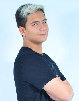 Gabriel Furlan as Gustavo Barbosa