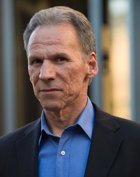 Armando Durán