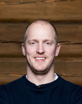 Erik Follestad as Erik Follestad