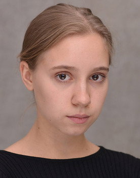 Алёна Новицкая as Ева