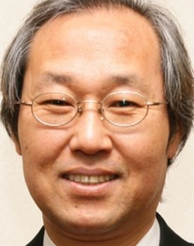 Kim Ik-tae as Won-mo's Father