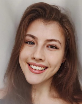 Özge Akdeniz as Seçil