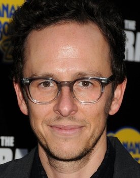Jarrad Paul as Chris Bankston