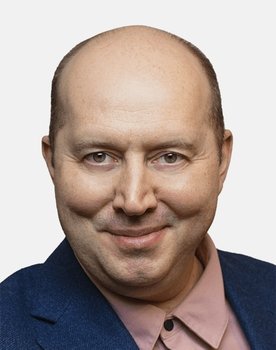 Sergey Burunov as Роман Ерёмин (ведущий церемонии награждения)