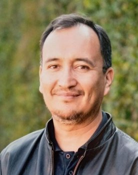 Israel Flores as Eduardo