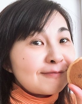 Atsuko Sakuraoka as Middle-Aged Woman (voice)