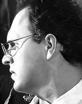 Mikhail Rall as Narrator