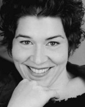 Rae Ellen Bodie as Francine