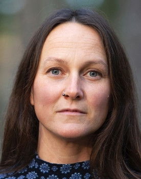 Emma Härdelin as Vocals/Violin