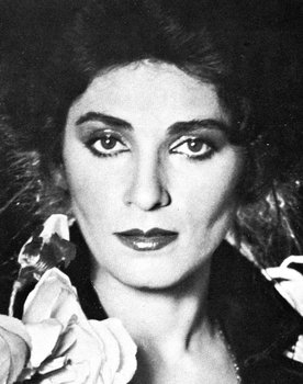 Rejane Medeiros as 