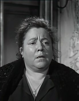 Georgette Anys as Titine Babin