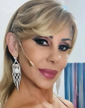 Mónica Farro