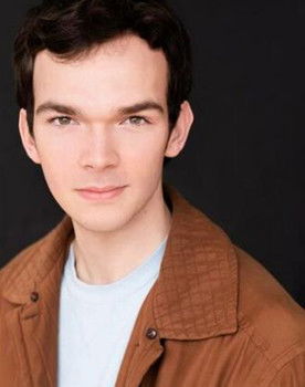 Sebastian Hagelstein as Gio Customer #2