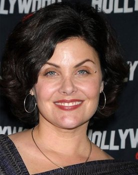 Sherilyn Fenn as Sharon Murphy