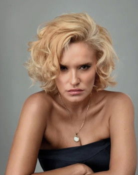 Яна Смоленцева as Марина Александровна Кононенко, "королева меха"