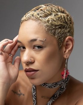 Jamilly Lopes as Girl