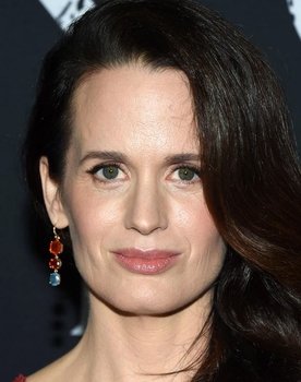 Elizabeth Reaser as Esme Cullen