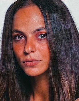 Nora Mahdy as ورد