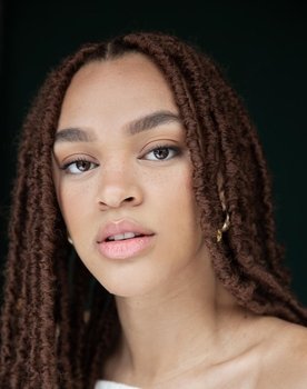 Susana Luz as Connie