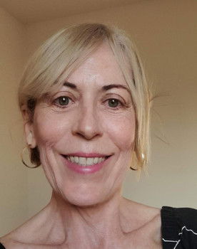 Rosangela Carrasco as Bruxa do Sonho