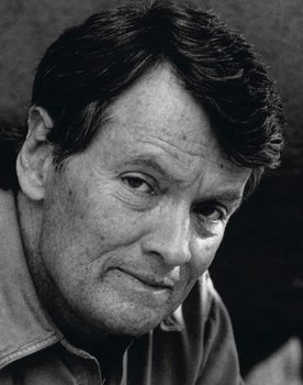 Alexander Frater as Self - Presenter