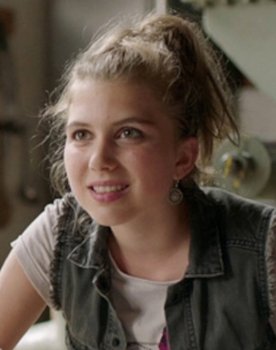 Maria Monsorno as Josie