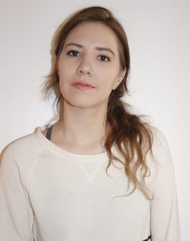 Alexandra Swarens as Avery