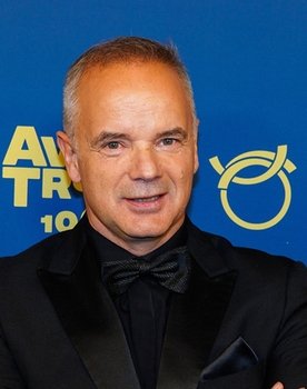 Alex van Keulen as Self - Broker