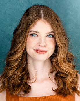 Reighan Bean as Julie