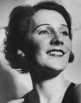 Blandine Ebinger as Fräulein Kriese