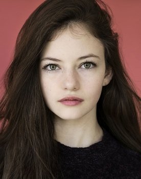 Mackenzie Foy as Renesmee Cullen