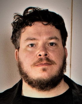 Jarmo Mäenpää as Esko Lahtinen