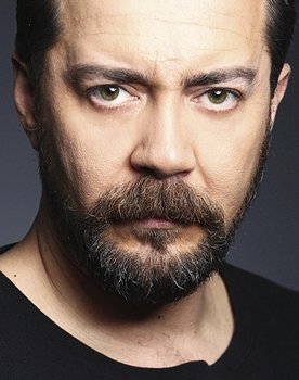 Serhan Süsler as 