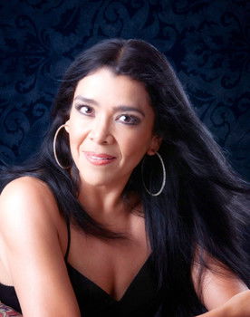 Violeta Dávalos as Madre de Antonia