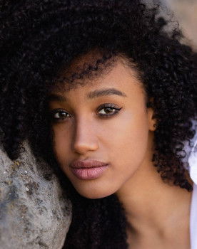 Erika Grace Vannucci as Emanuelle