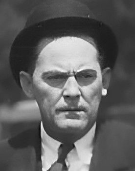 Sam Lufkin as Policeman