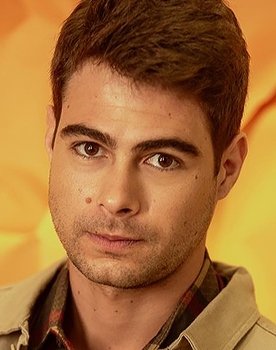 Rafael Vitti as Carlos Eduardo Vidigal (1ª Fase)