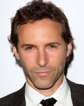Alessandro Nivola Photo