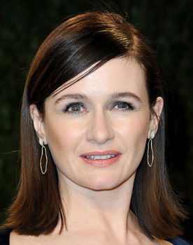 Emily Mortimer as Dakota Parker