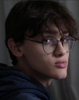 Antonio Carqueijó as Irmão