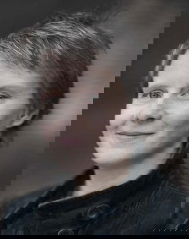 Bridget Collins as Oona