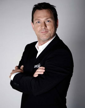 Pontus Kåmark as Self