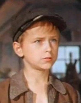 Aleksandr Artsimovich as Андрюша