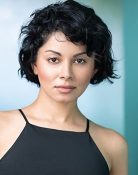 Zara Durrani as 1995 Prom Date