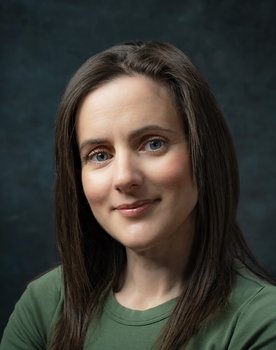 Sarah McCreadie as Nadia