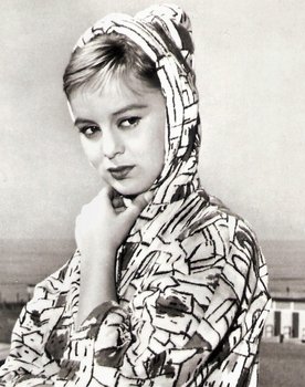 Alessandra Panaro as Esperanza